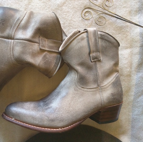Frye Shoes - Frye Deborah Antique Leather Western Short Boots